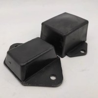 德龍F3000新M3000后鋼板限位塊緩沖膠塊腳墊配件