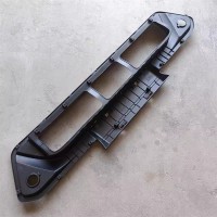 德龍X6000牽引車保險(xiǎn)杠下中網(wǎng)前杠下格柵牌照固定板