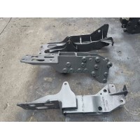 WG1642448098減震器下支架 右