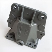 现货供应 重汽豪沃重卡配件 WG9232520011前簧右后支架 A7前簧后支架
