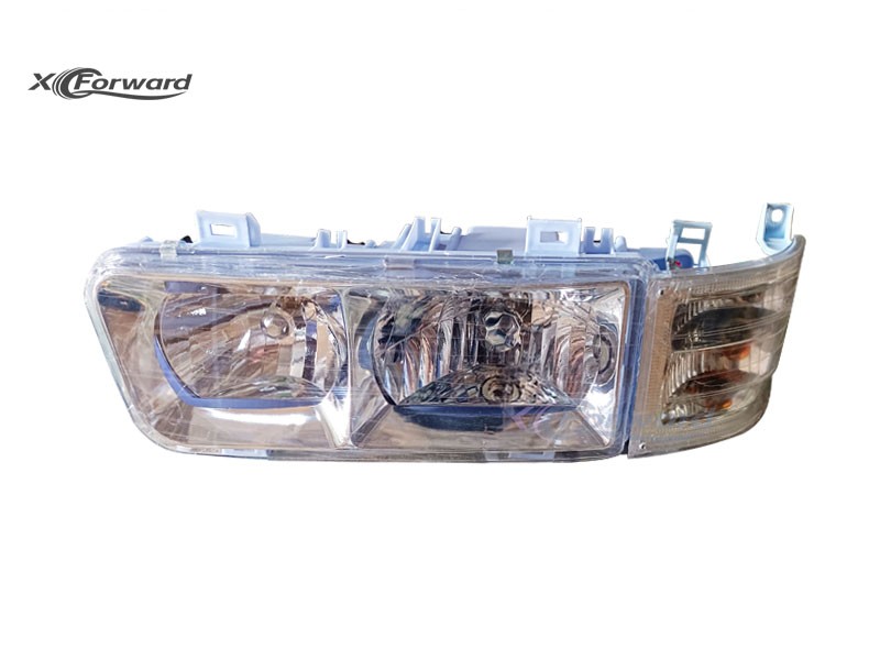 DZ9100723004 组合式右前位置灯总成,Combined headlamp assembly,济南向前汽车配件有限公司
