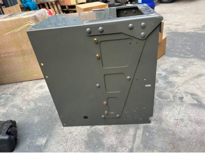 WG9725767025汕德卡抽拉式双层电瓶箱分总成-加装踏板(部件厂 )