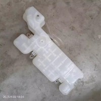 德龍M3000S膨脹水箱新款膨脹箱總成發(fā)動機副水箱