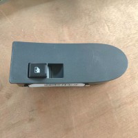 812W28230-6012   右玻璃升降器開關(guān)