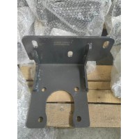 DZ93259623145   保险杠支架左