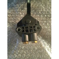 AZ16D443000015   高度控制阀总成（VOSS/横置）