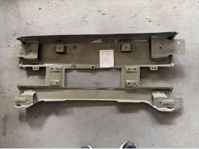 DZ97259623236   保险杠中部