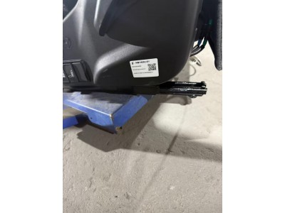 DZ14251510121   左空气悬浮座椅总成