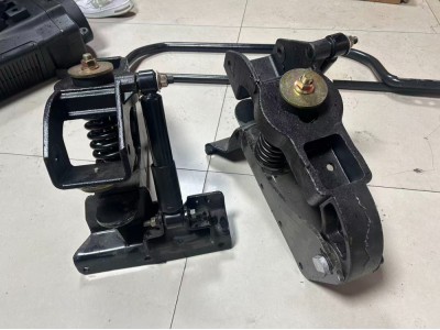 新STR前悬支架总成 SZ1684437151右  SZ1684437150左