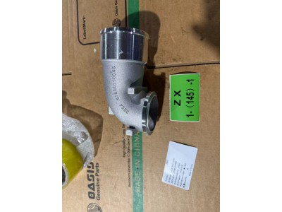 VG1800110045   连接弯管