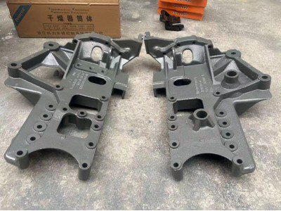 T7H前悬左支架WG9925930911    T7H前悬右支架WG9925930912