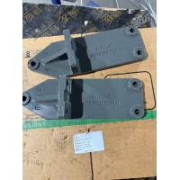 WG9725593026   發(fā)動機后支架（16#）