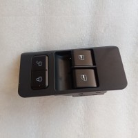 豪沃轻卡左门控开关面板，LG1611338035，50元