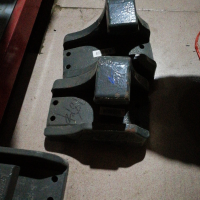 钢板弹簧座 左后/右前WG9725520277