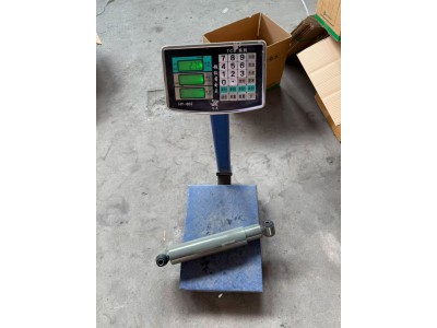 WG9925680031   前桥减震器