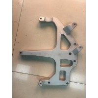 752W41615-5102豪沃TX右保险杠支架（铁杠）