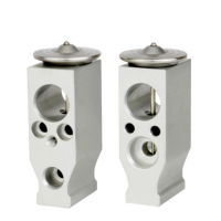 陕汽德龙F3000 奥龙13款重汽豪沃H7徐工汉风重卡配件 空调膨胀阀DZ13241841065现货批发