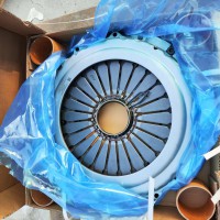 供应重型卡车配件 430拉式离合器压盘总成YZ952516000001(CH430-21/大马力/带除尘孔)