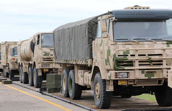 SHACMAN HANDE HDZ237 行走轉向驅動橋系統 HD90009428001 萬向傳動軸（左）