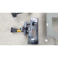 右踏步骨架总成