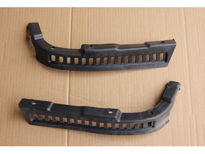 重汽豪沃保险杠左装饰条AZ1642240050