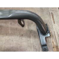 YZ166423000022     右前翼子板支架总成