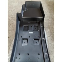 LG1611230308      轻卡前轮后档泥板右