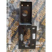 LZ970493000078     保险杠右支架总成