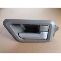 DZ15221330048   右车门内拉手