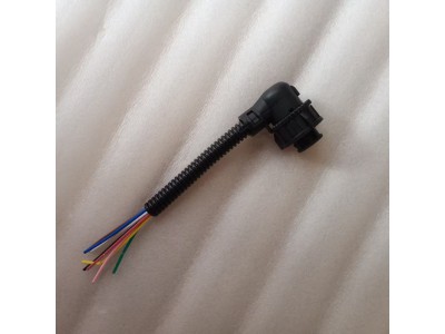 陕汽X3000后尾灯插头，DZ95189811211+001