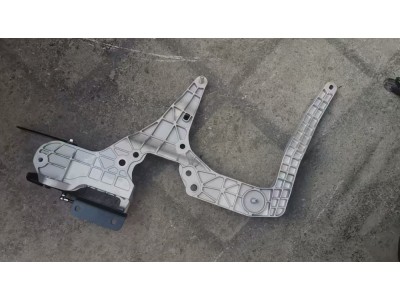 重汽汕德卡保险杠右支架总成(C7/翻转踏步)  编号AZ962593001004