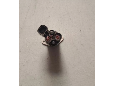 1337210792康明斯起动机继电器