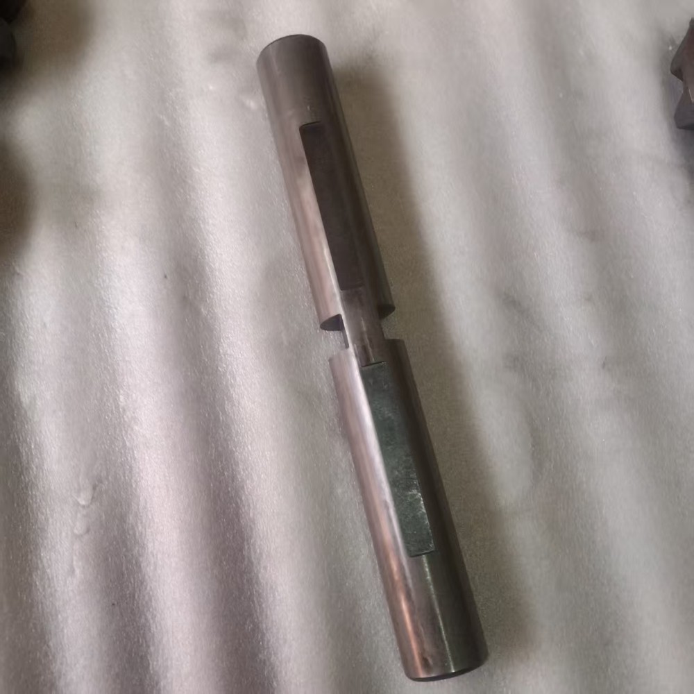 曼MCY13行星轮轴(L=292,5MM)   810W35107-0032图1