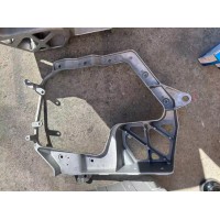 重汽豪沃T7新款左前大灯支架   编号AZ9925720010