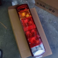 紅巖杰獅右后尾燈總成， 5801299174