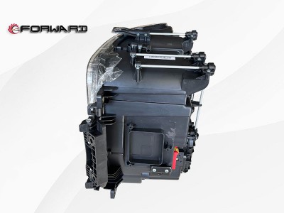 5802409492 右前照灯,Right headlight,济南向前汽车配件有限公司