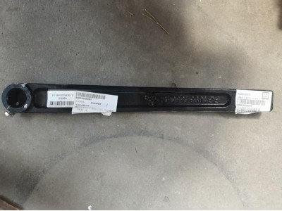 FG1693433045   右扭力臂