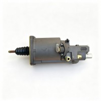 厂家供应陕汽重汽配件 整体式离合器助力缸带两位三通阀WG9525230062