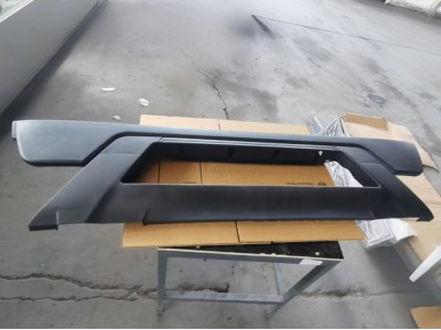 WG1664245101   低位保险杠中段