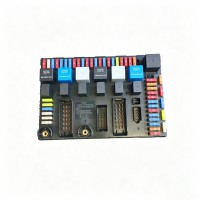 重汽豪沃HOWOA7驾驶室主板中央配电装置接线盒总成WG9716582301