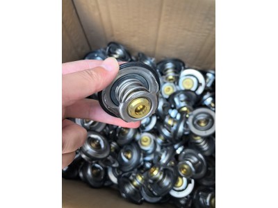杭发MC04MC3.8节温器芯83度070V06402-0258