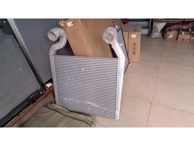 WG9925530002  A7中冷器