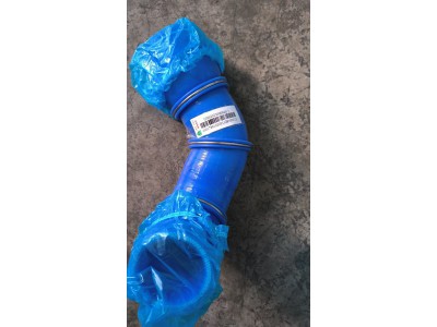 重汽过渡胶管 YZ952553000945