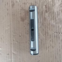 WG9100520065   钢板弹簧销