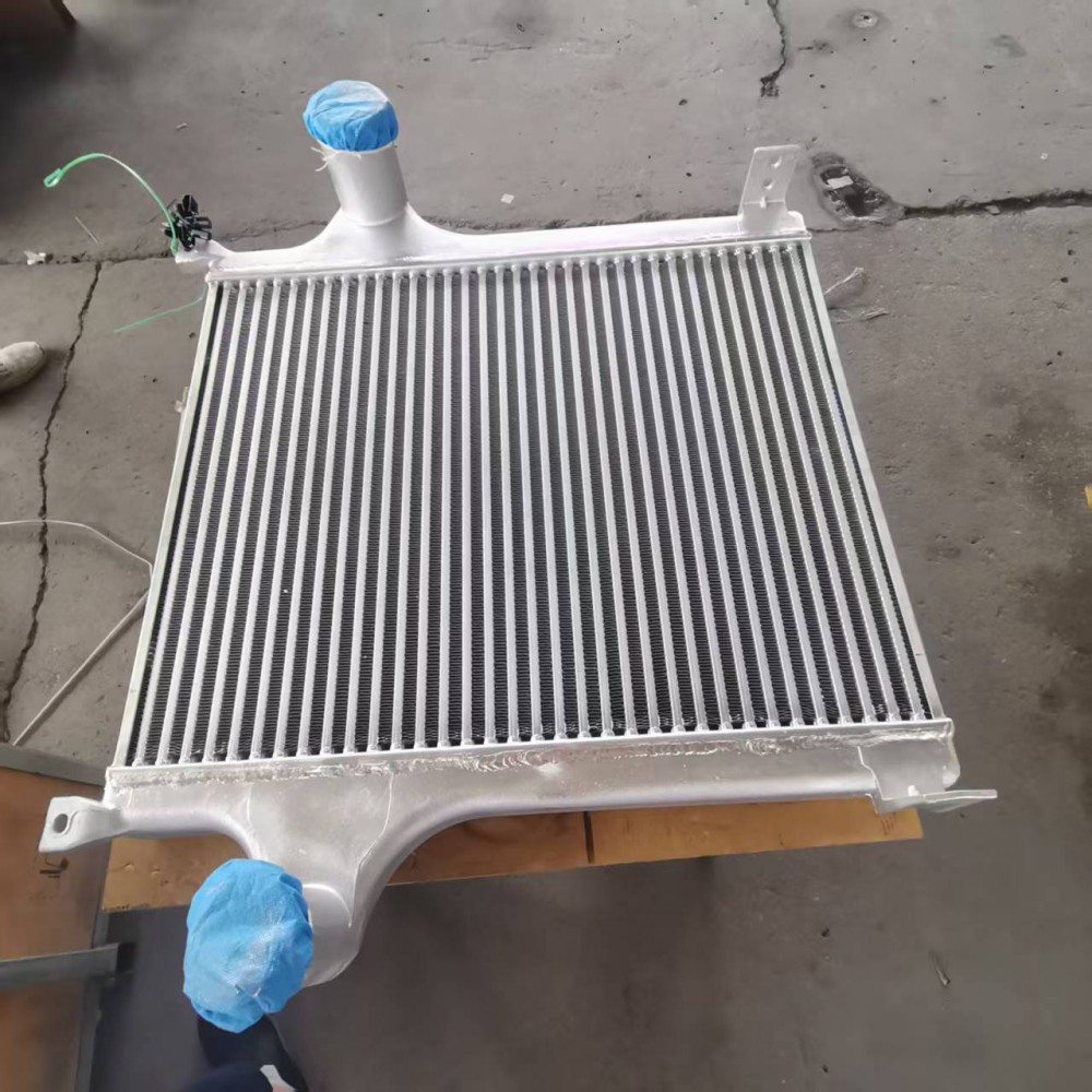 752W06100-0003中冷器