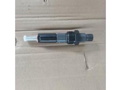 4930225   喷油器