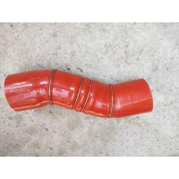 供應(yīng)重汽豪沃TH7發(fā)動(dòng)機(jī)中冷器出氣膠管712W96301-0009增壓器中冷膠管