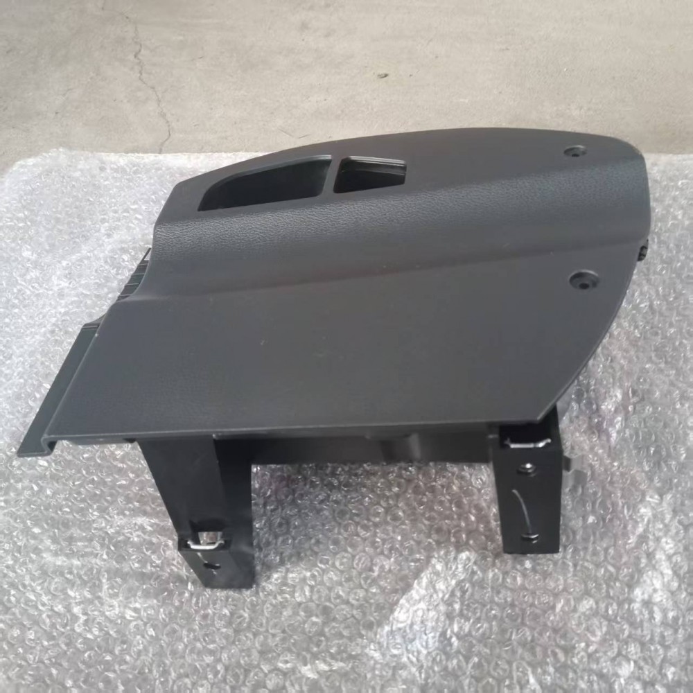 WG1664160670右端盖焊接总成3
