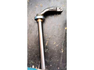 豪沃离合器分离拨叉总成  WG2203260107