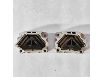 YG9525595110豪沃MAX发动机左前橡胶支承-YG9525595120豪沃MAX发动机右前橡胶支承 20×13.5×12.5 5.6kg